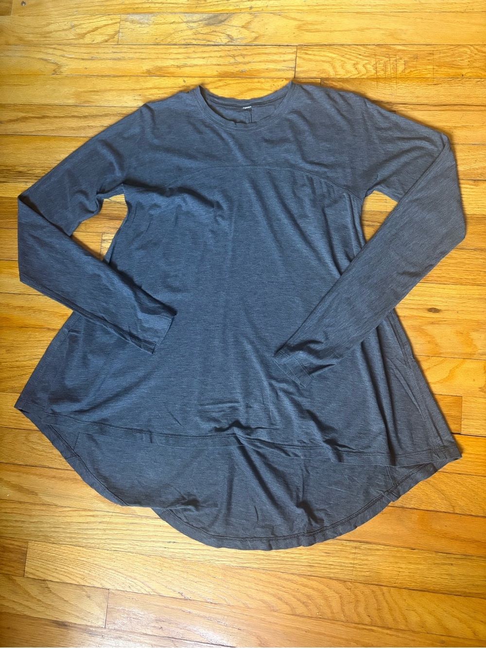 lululemon athletica Women's Long Sleeve Swing Top - Charcoal Gray